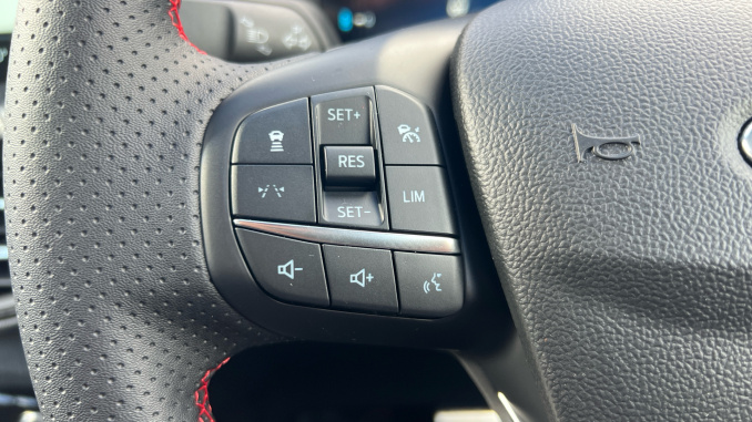 Ford Kuga 2.5 FHEV ST-Line X Black Package 5dr CVT Hybrid Estate - Image 36